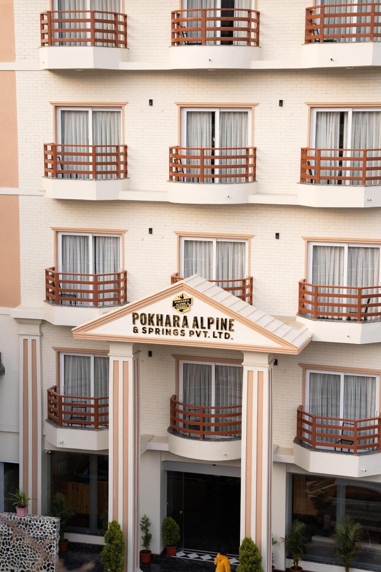 Pokhara Alpine And Springs Hotel Luaran gambar