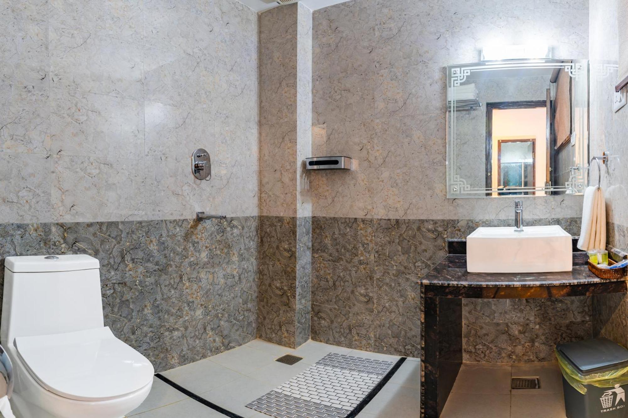 Pokhara Alpine And Springs Hotel Luaran gambar