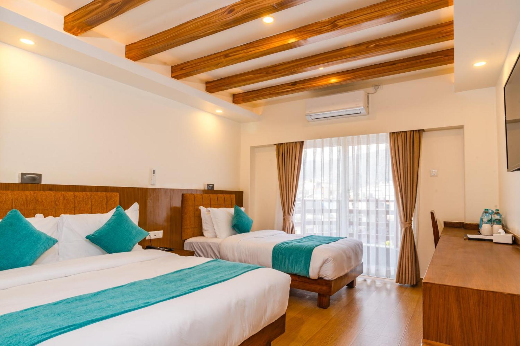 Pokhara Alpine And Springs Hotel Luaran gambar